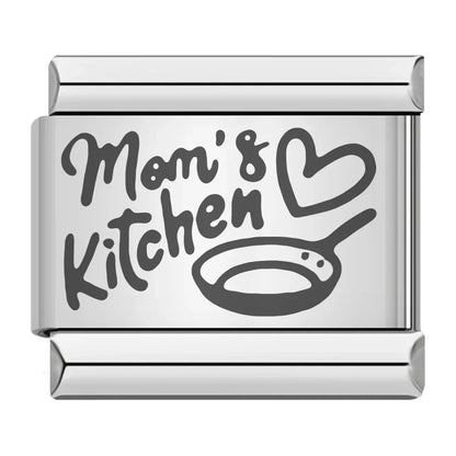 MOM'S KITCHEN